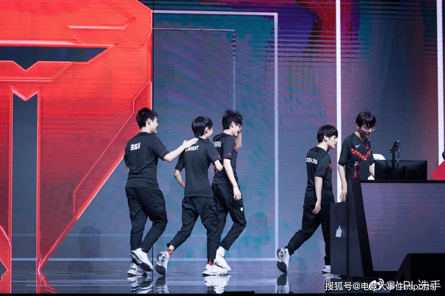 九游体育官方网站-Karsa重要时刻夺冠，DWG带队取胜！全场沸腾不已-九游体育官方网站